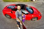 Presentkortet avser en åktur i en Ferrari